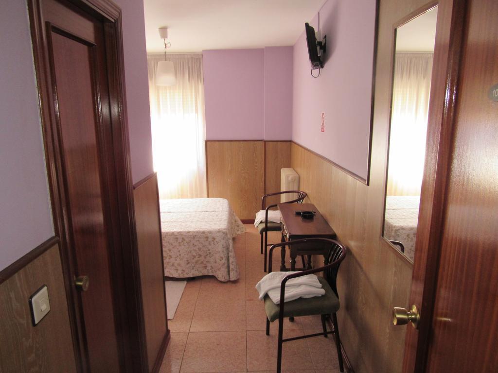 Hostal Restaurante El Abuelo Тробахо-дель-Камино Экстерьер фото