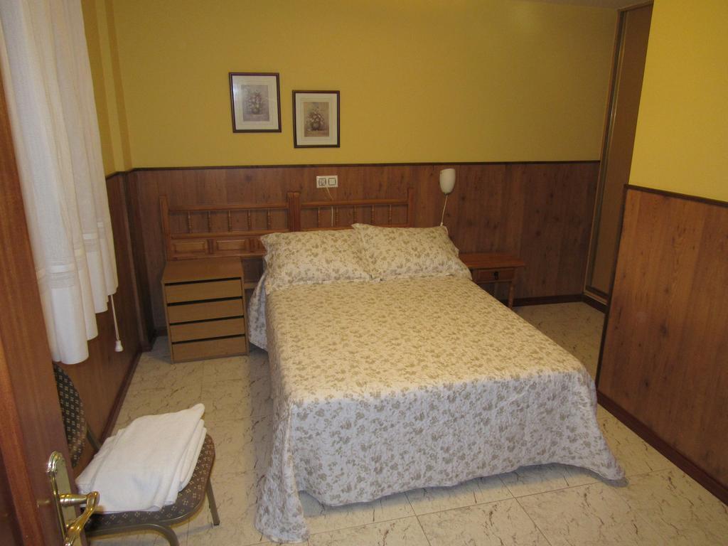 Hostal Restaurante El Abuelo Тробахо-дель-Камино Экстерьер фото