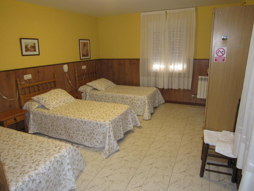 Hostal Restaurante El Abuelo Тробахо-дель-Камино Экстерьер фото