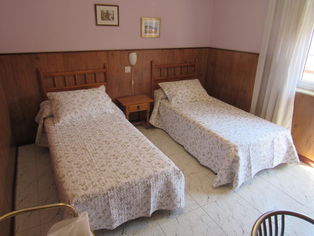 Hostal Restaurante El Abuelo Тробахо-дель-Камино Экстерьер фото