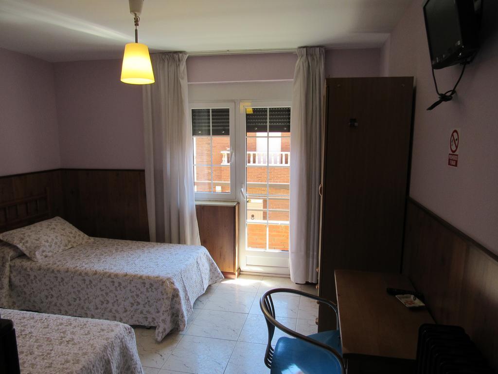 Hostal Restaurante El Abuelo Тробахо-дель-Камино Экстерьер фото