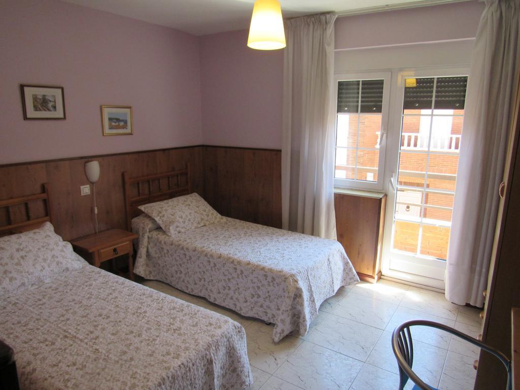 Hostal Restaurante El Abuelo Тробахо-дель-Камино Экстерьер фото
