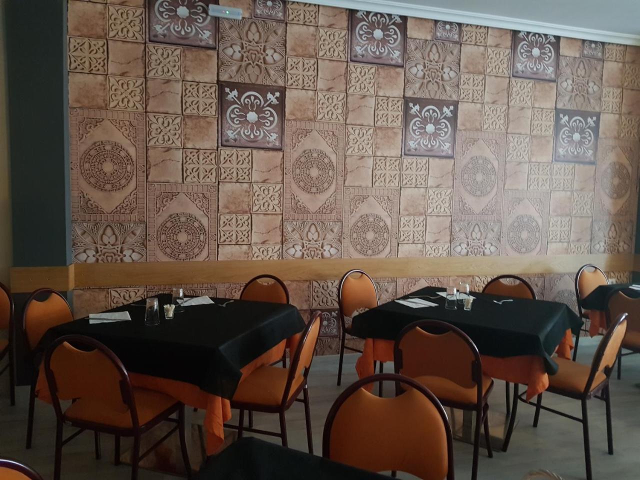 Hostal Restaurante El Abuelo Тробахо-дель-Камино Экстерьер фото