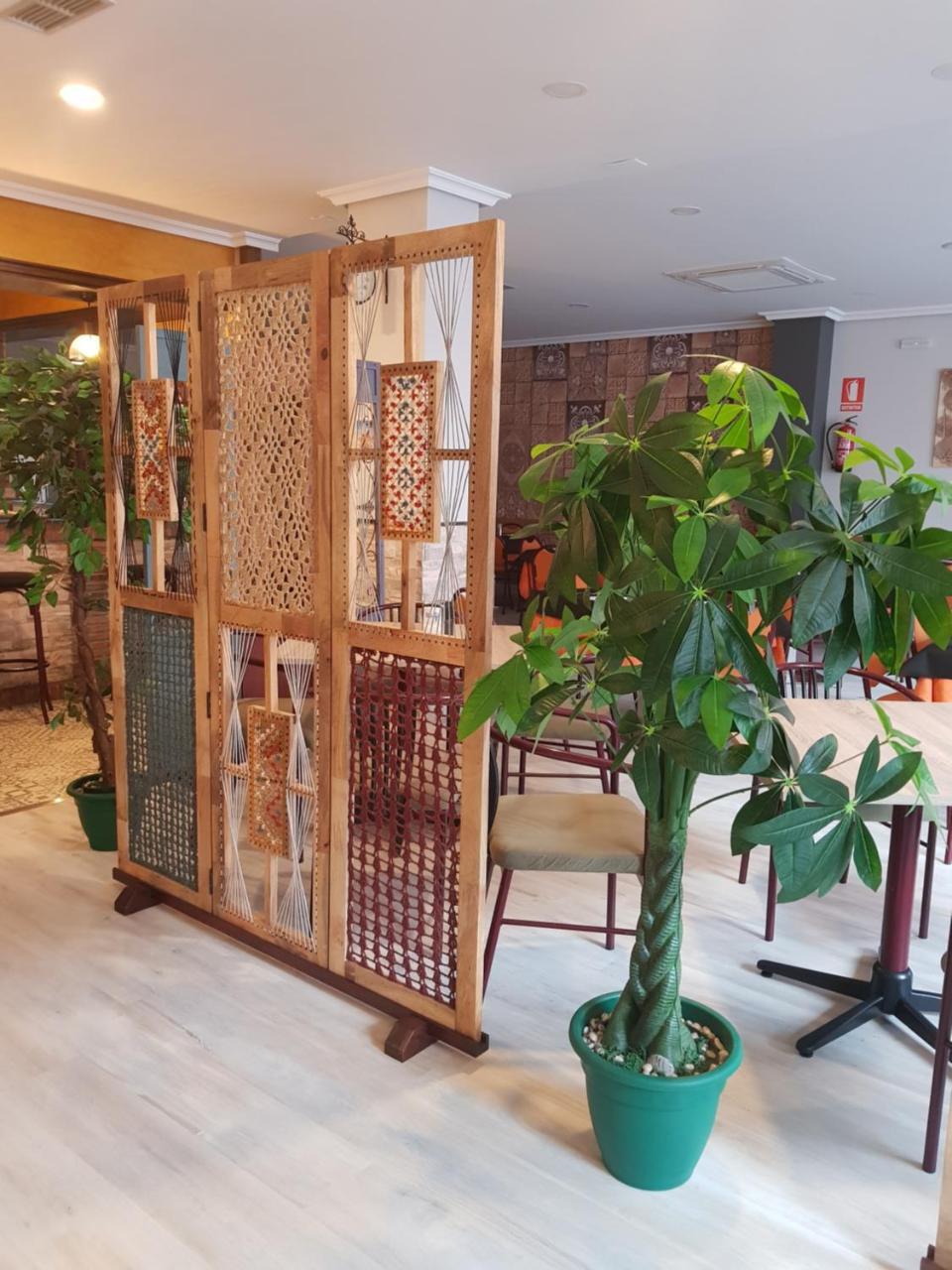 Hostal Restaurante El Abuelo Тробахо-дель-Камино Экстерьер фото